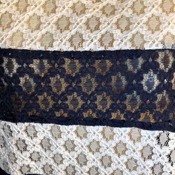 Lace top - Picture 4 of 4